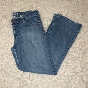 Levi signature low rise boot cut light denim jeans